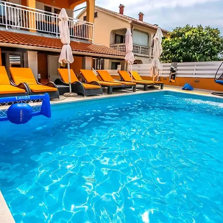 Vesna With Pool In Pula Area Villa